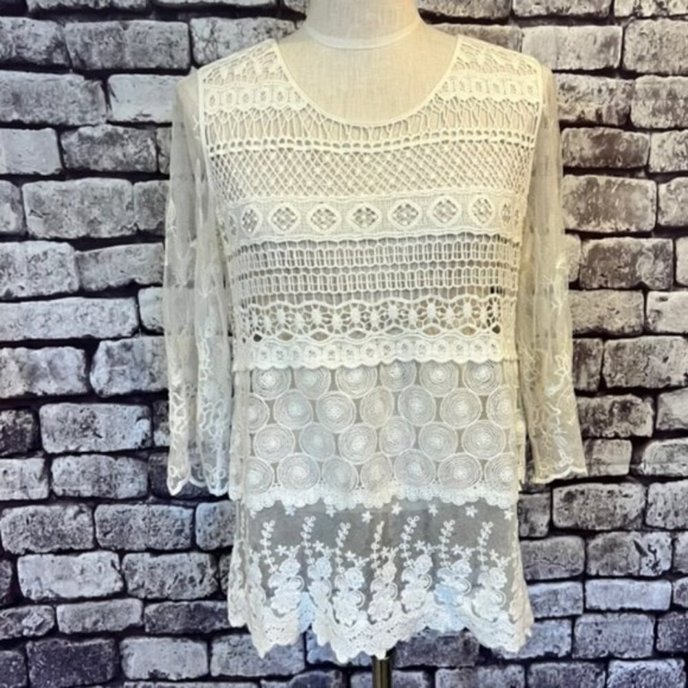 Chico's Lace sheer Cream Colored 3/4 Sleeve Blouse Size Medium